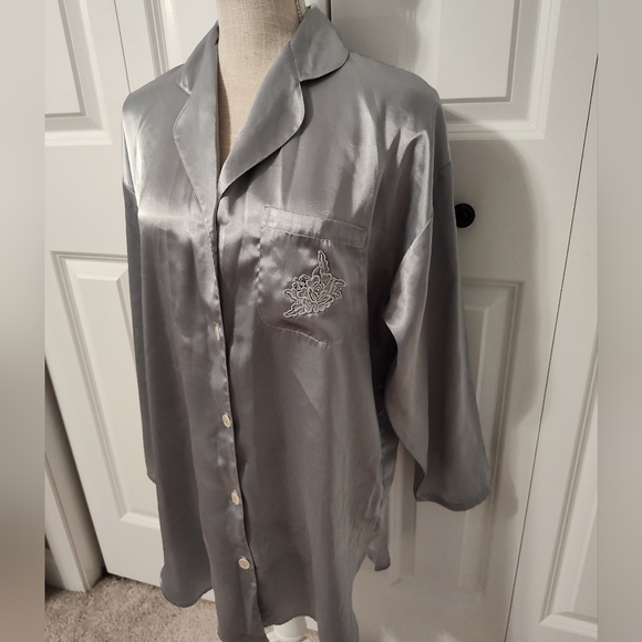🩶 Vintage 1997 Victoria's Secret Ladie's Satin Button Front Long Sleeve Gown XS - Picture 5 of 16